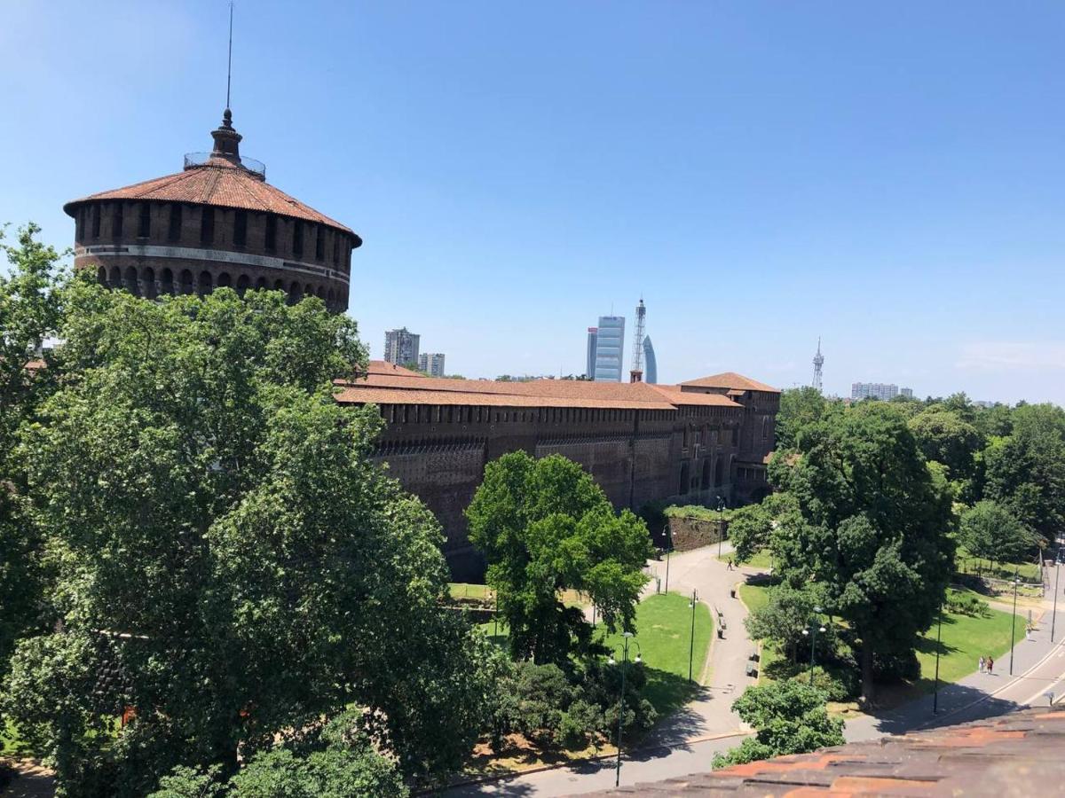 Breathtaking Castle View Youhosty - Quintino Sella Milano Dış mekan fotoğraf